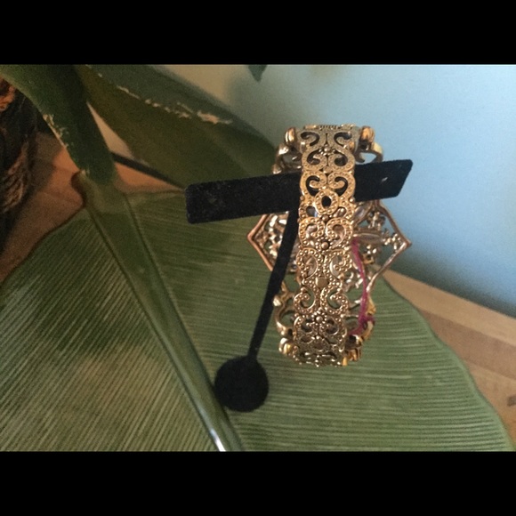 Red Stone Bracelet - Picture 3 of 7